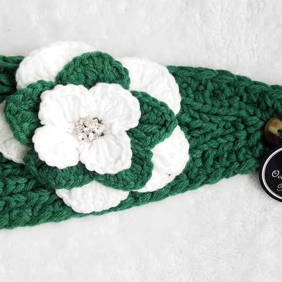 Boutique Knit Scarf with Buttons, NWT - Picture 6 of 6